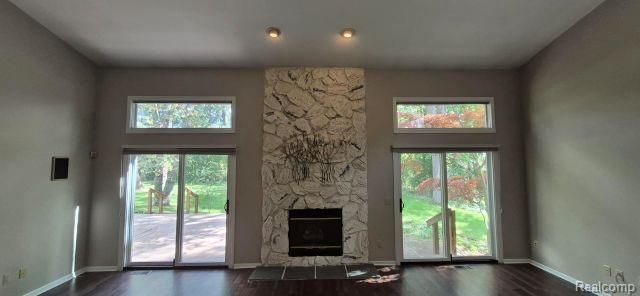 8767 Townsend Drive, White Lake, MI 48386