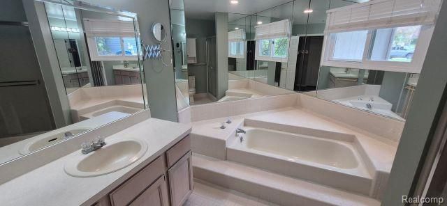 8767 Townsend Drive, White Lake, MI 48386