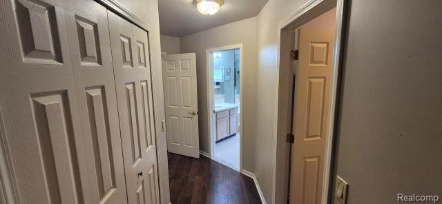 8767 Townsend Drive, White Lake, MI 48386