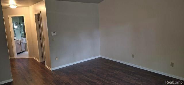 8767 Townsend Drive, White Lake, MI 48386