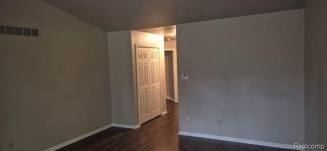 8767 Townsend Drive, White Lake, MI 48386