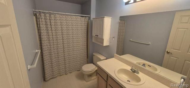8767 Townsend Drive, White Lake, MI 48386