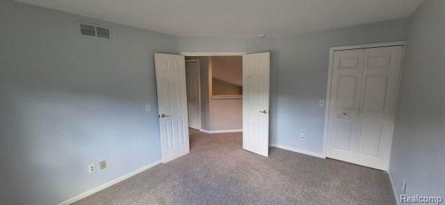 8767 Townsend Drive, White Lake, MI 48386