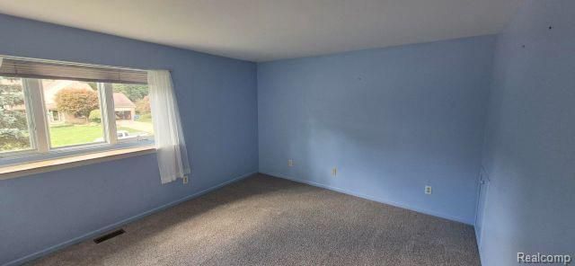 8767 Townsend Drive, White Lake, MI 48386