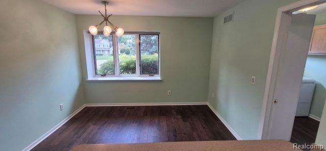 8767 Townsend Drive, White Lake, MI 48386