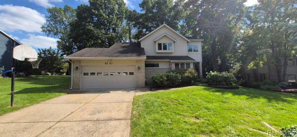 8767 Townsend Drive, White Lake, MI 48386