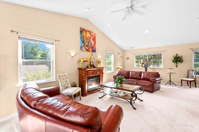 2819 Sun Valley Drive, Cary, IL 60013