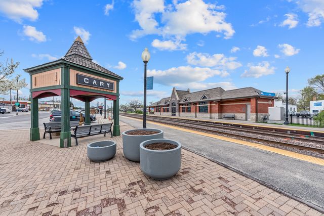 2819 Sun Valley Drive, Cary, IL 60013