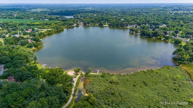 2819 Sun Valley Drive, Cary, IL 60013