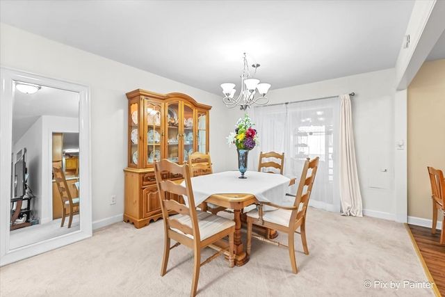 2819 Sun Valley Drive, Cary, IL 60013