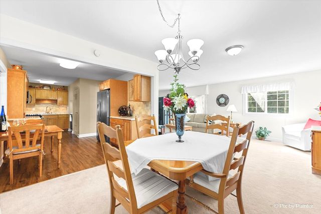 2819 Sun Valley Drive, Cary, IL 60013