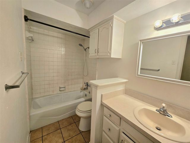 925 Shell Lane, Lancaster, TX 75146