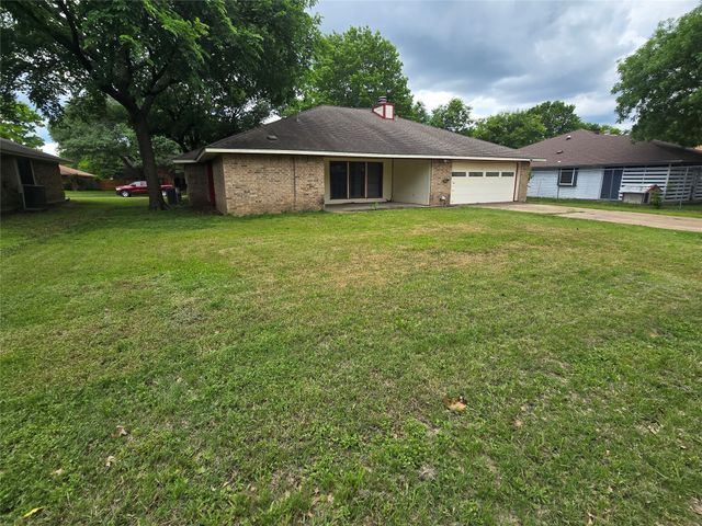 925 Shell Lane, Lancaster, TX 75146