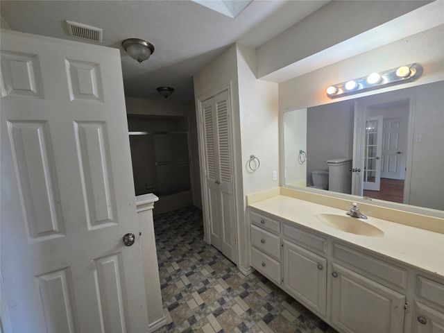 925 Shell Lane, Lancaster, TX 75146