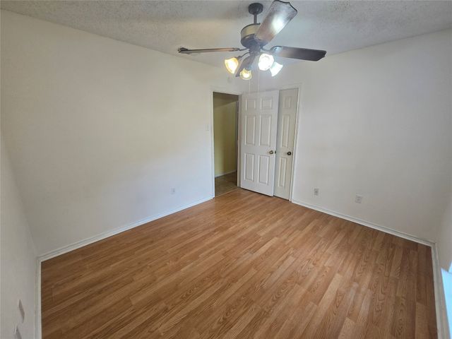 925 Shell Lane, Lancaster, TX 75146