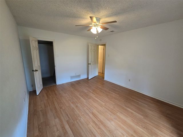 925 Shell Lane, Lancaster, TX 75146