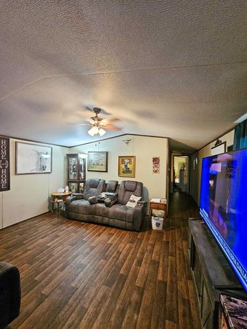 301 An County Rd 1370, Palestine, TX 75801