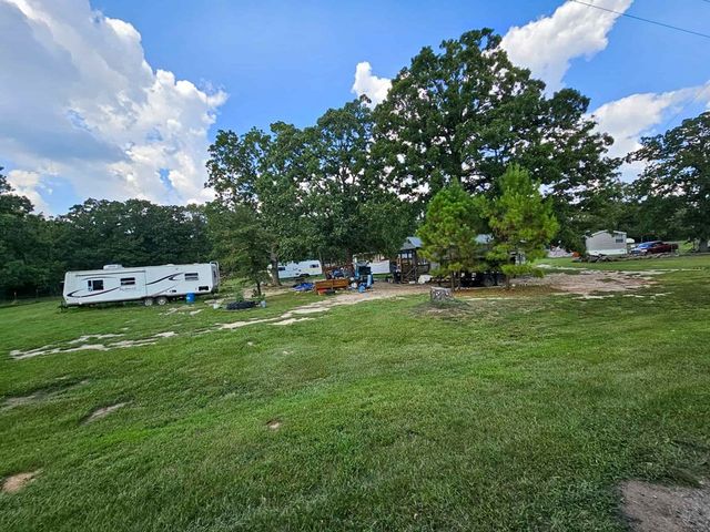 301 An County Rd 1370, Palestine, TX 75801