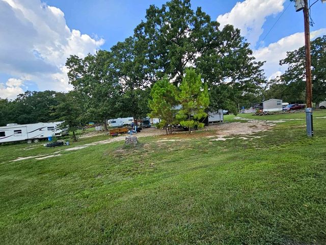 301 An County Rd 1370, Palestine, TX 75801