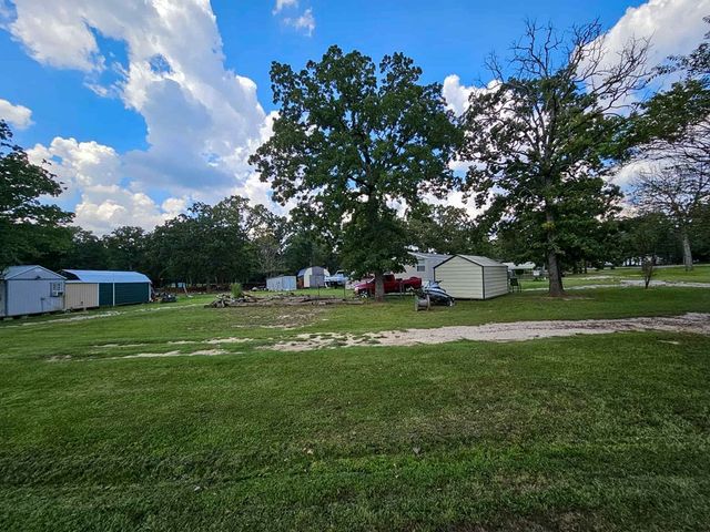 301 An County Rd 1370, Palestine, TX 75801