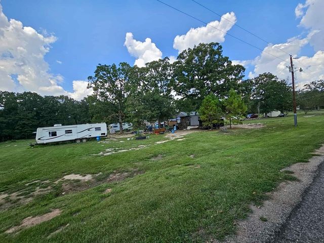 301 An County Rd 1370, Palestine, TX 75801