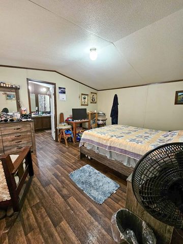 301 An County Rd 1370, Palestine, TX 75801