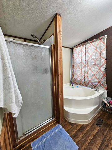 301 An County Rd 1370, Palestine, TX 75801