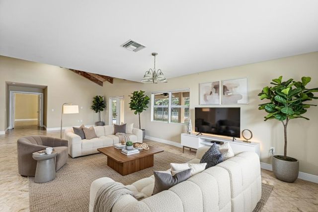 4572 White Cedar Lane, Delray Beach, FL 33445