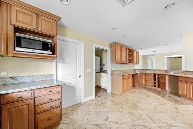4572 White Cedar Lane, Delray Beach, FL 33445