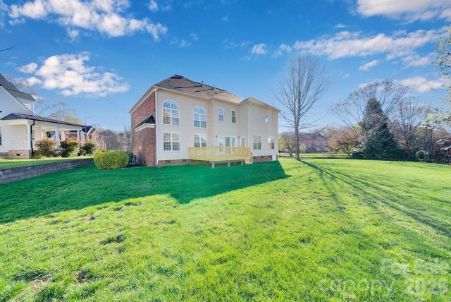 695 Summerford Court NW, Concord, NC 28027