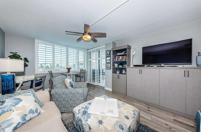 6295 BAHIA DEL MAR CIRCLE 505, St Petersburg, FL 33715