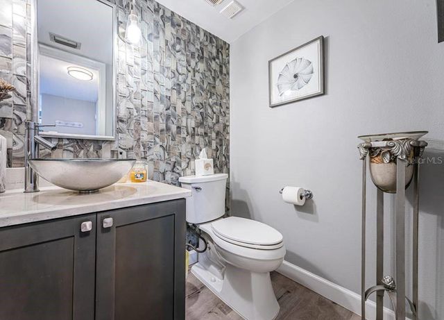 6295 BAHIA DEL MAR CIRCLE 505, St Petersburg, FL 33715