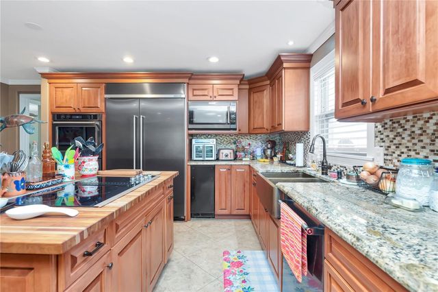 1300 AMBLE LANE, Clearwater, FL 33755