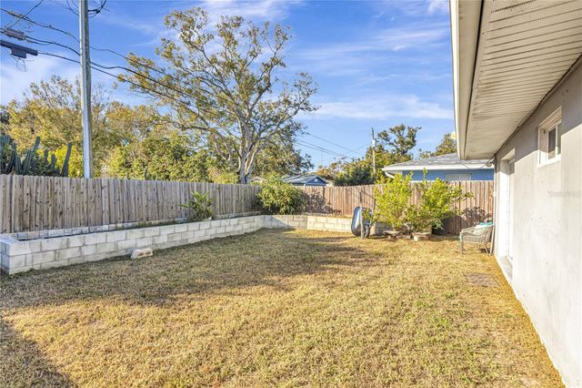 1300 AMBLE LANE, Clearwater, FL 33755