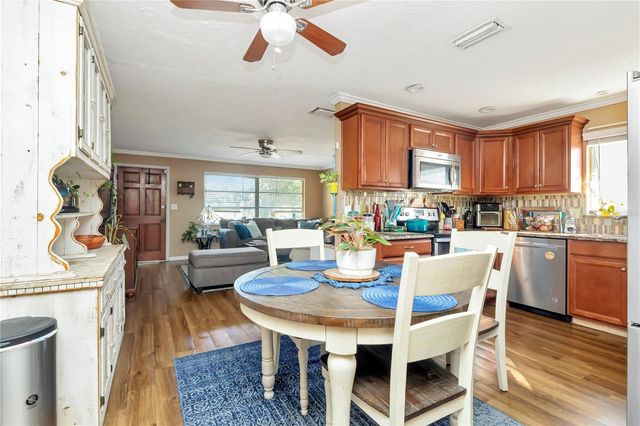 1300 AMBLE LANE, Clearwater, FL 33755