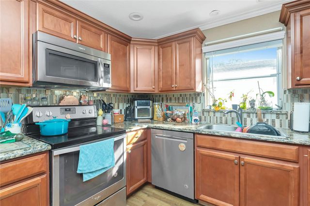 1300 AMBLE LANE, Clearwater, FL 33755