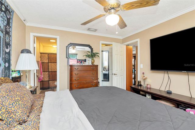 1300 AMBLE LANE, Clearwater, FL 33755