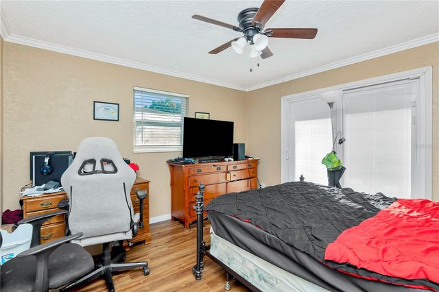 1300 AMBLE LANE, Clearwater, FL 33755