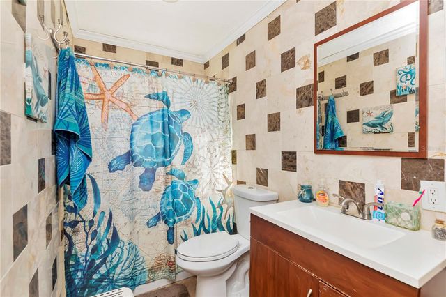 1300 AMBLE LANE, Clearwater, FL 33755