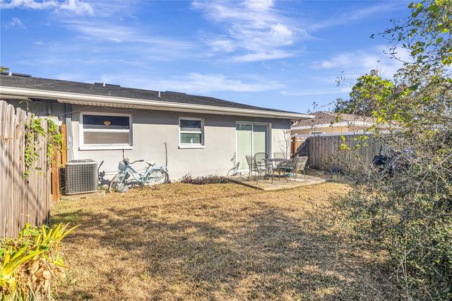 1300 AMBLE LANE, Clearwater, FL 33755