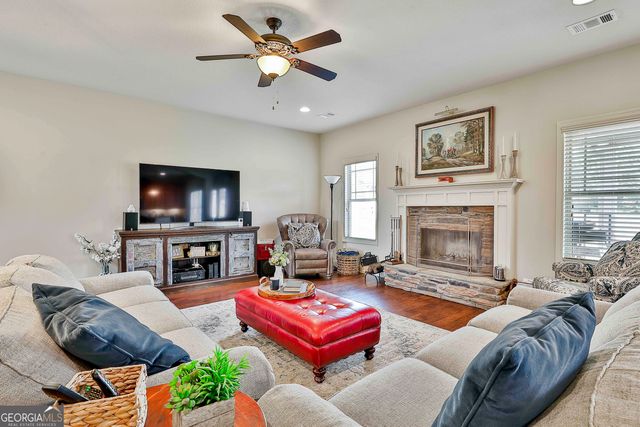 20 Water Oak Drive, Sharpsburg, GA 30277