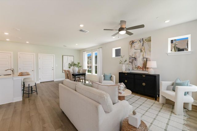 511 Emory Crossing BLVD, Hutto, TX 78634