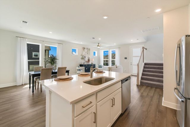 511 Emory Crossing BLVD, Hutto, TX 78634