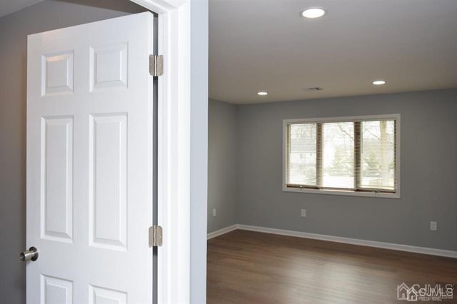 80 Dewey Avenue, Colonia, NJ 07067