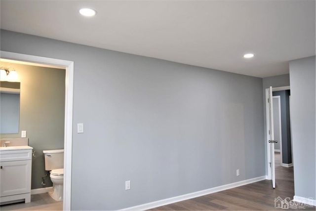 80 Dewey Avenue, Colonia, NJ 07067