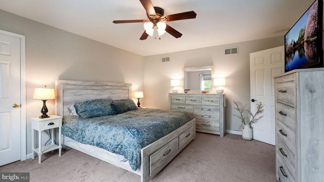 129 STEEPLECHASE DR, Doylestown, PA 18901