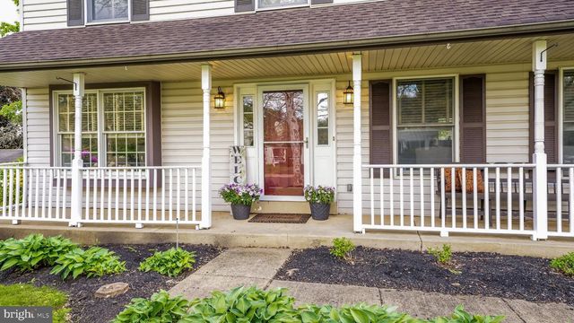 129 STEEPLECHASE DR, Doylestown, PA 18901