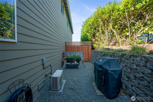 1012 High Avenue, Bremerton, WA 98337