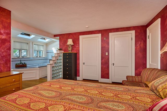 63 Prospect St., Northampton, MA 01060