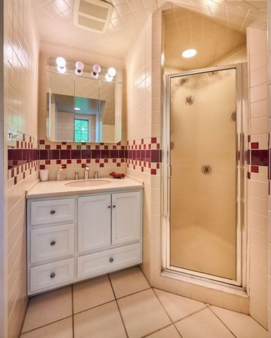 63 Prospect St., Northampton, MA 01060